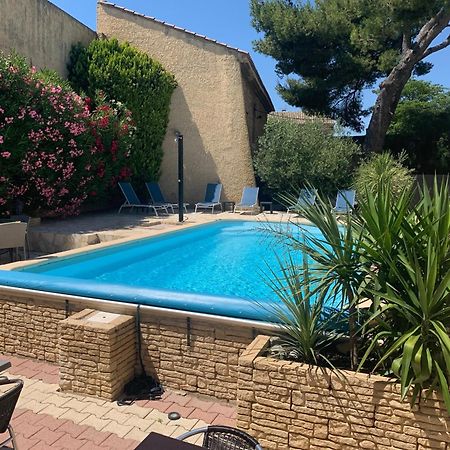 Hotel La Bastide D'Entraigues Entraigues-sur-la-Sorgue Exterior foto