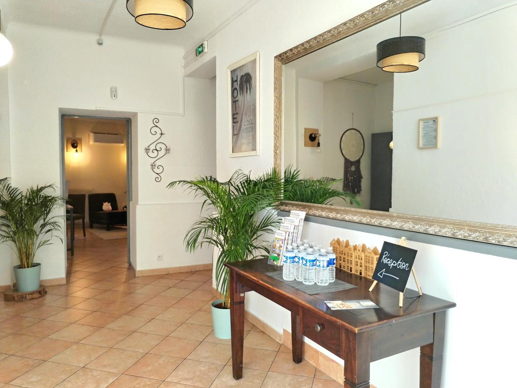 Hotel La Bastide D'Entraigues Entraigues-sur-la-Sorgue Exterior foto