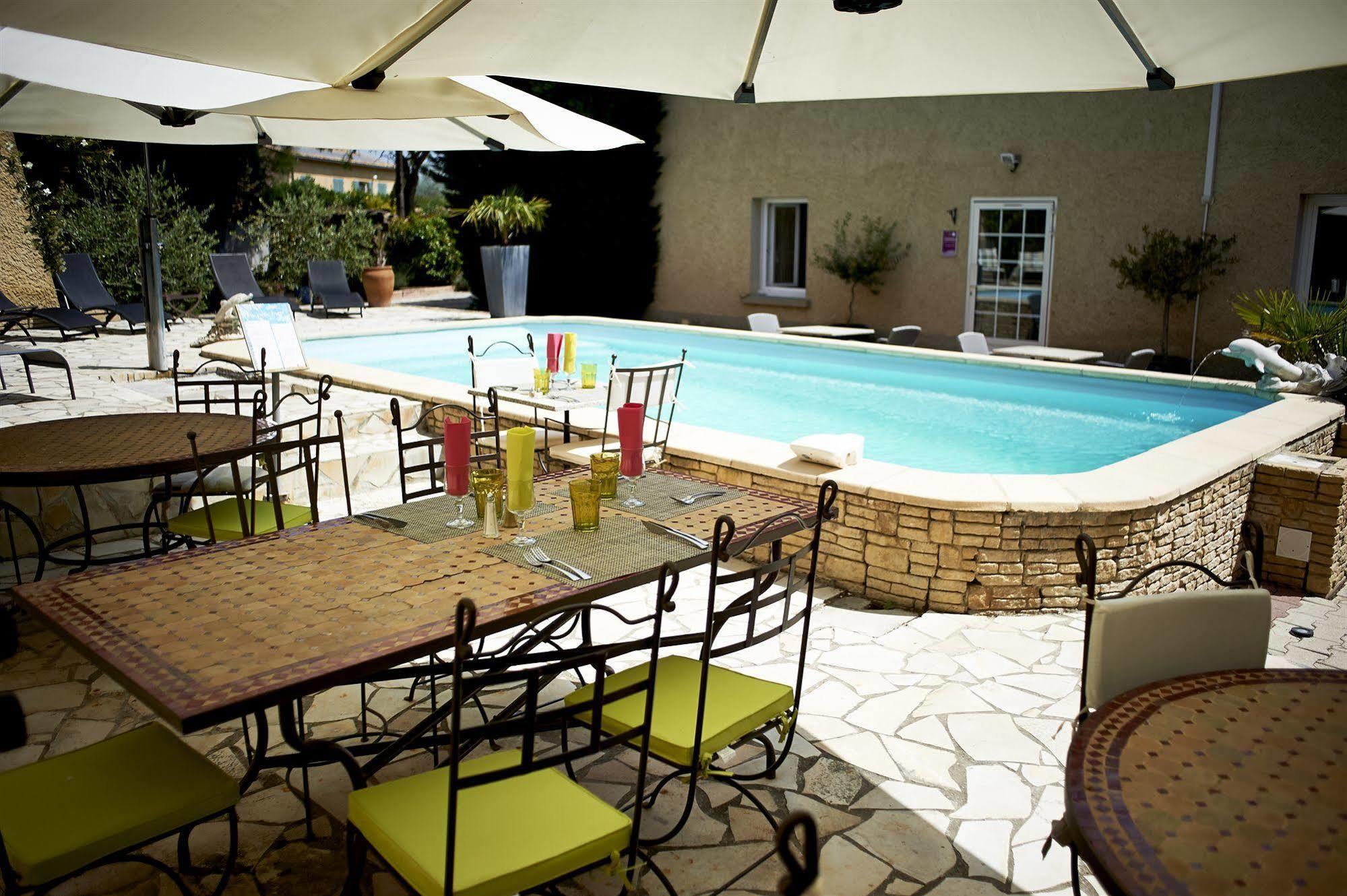 Hotel La Bastide D'Entraigues Entraigues-sur-la-Sorgue Exterior foto
