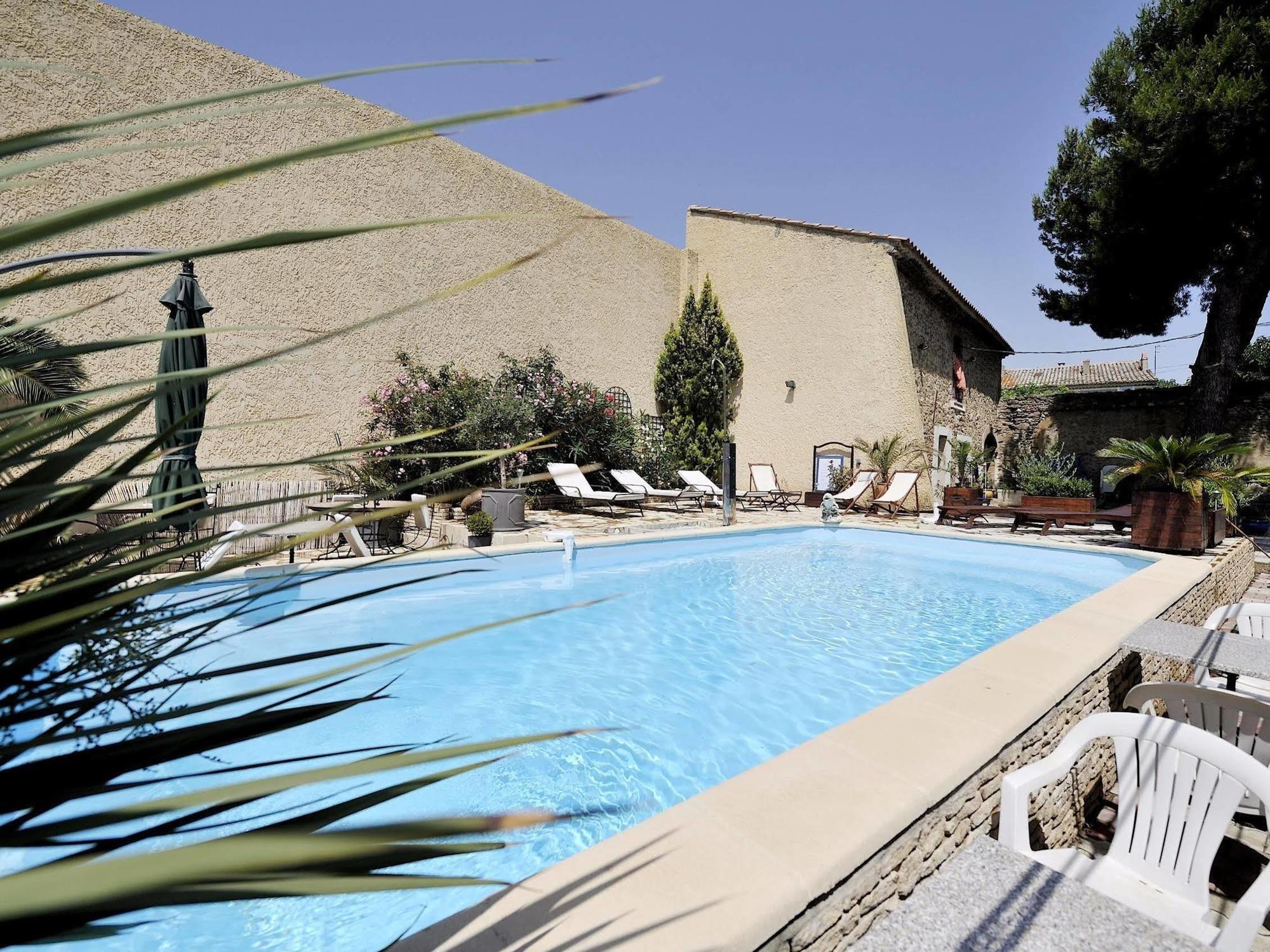 Hotel La Bastide D'Entraigues Entraigues-sur-la-Sorgue Exterior foto